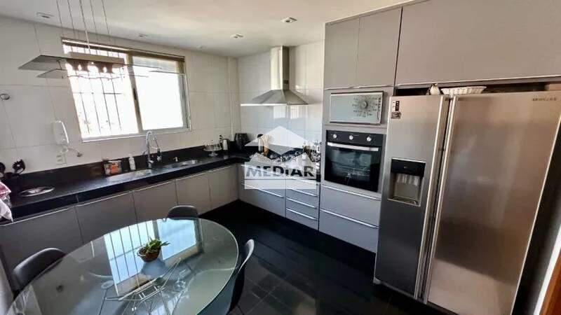 Apartamento, Castelo, 4 Quartos, 3 Vagas, 2 Suítes