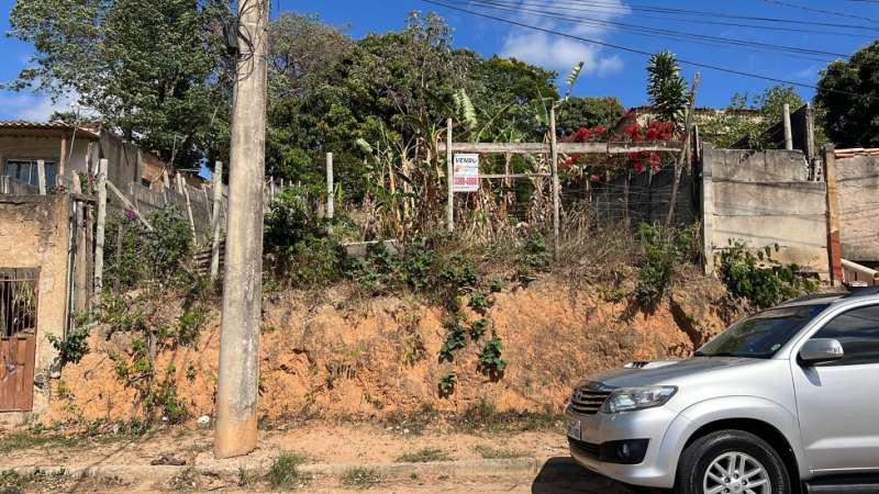 Lote, Novo Retiro, 0 Quarto, 0 Vaga