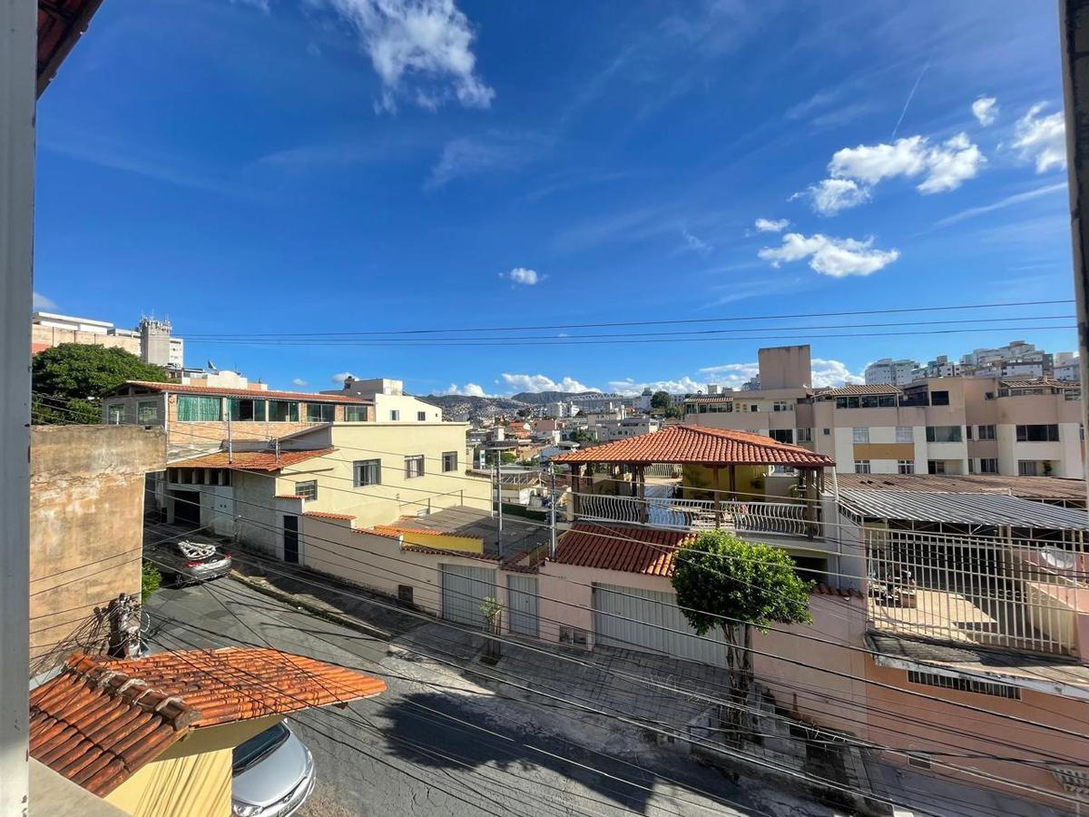 Casa, Sagrada Família, 6 Quartos, 2 Vagas, 1 Suíte