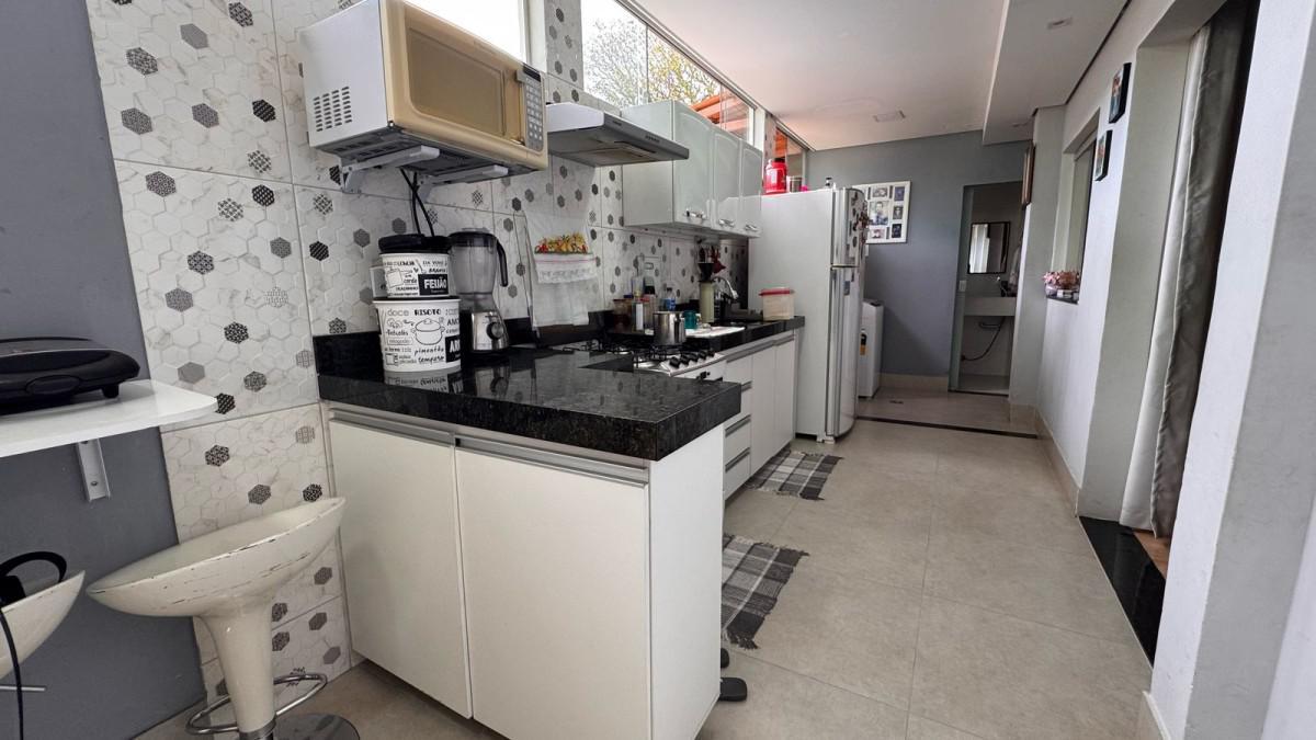 Casa, Santa Efigênia, 6 Quartos, 2 Vagas, 1 Suíte