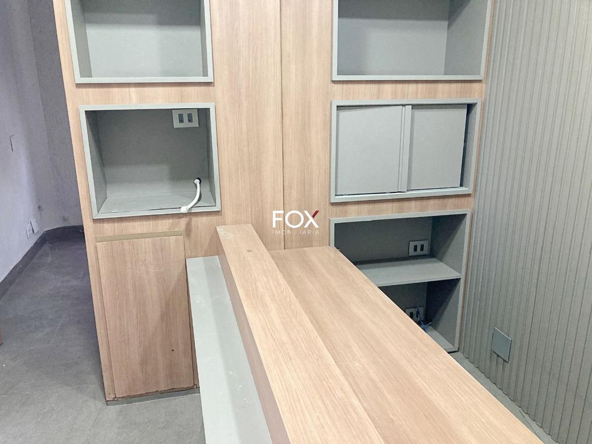 Casa, Funcionários, 5 Quartos, 2 Vagas, 1 Suíte