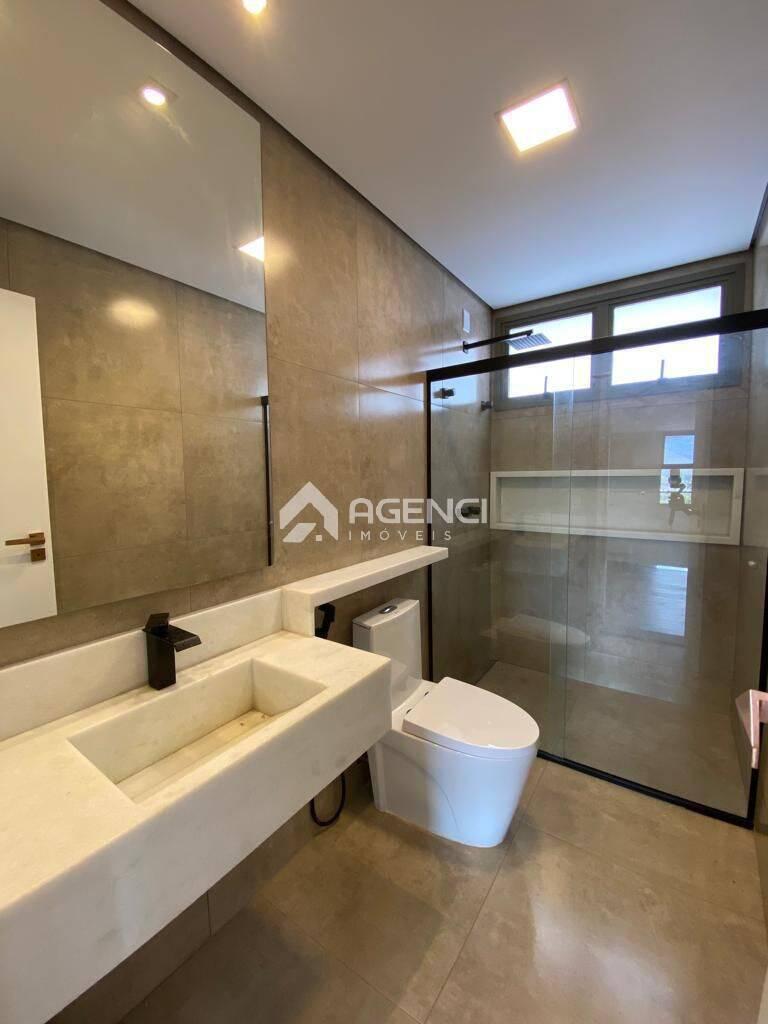 Casa, Alphaville - Lagoa dos Ingleses, 5 Quartos, 0 Vaga, 1 Suíte