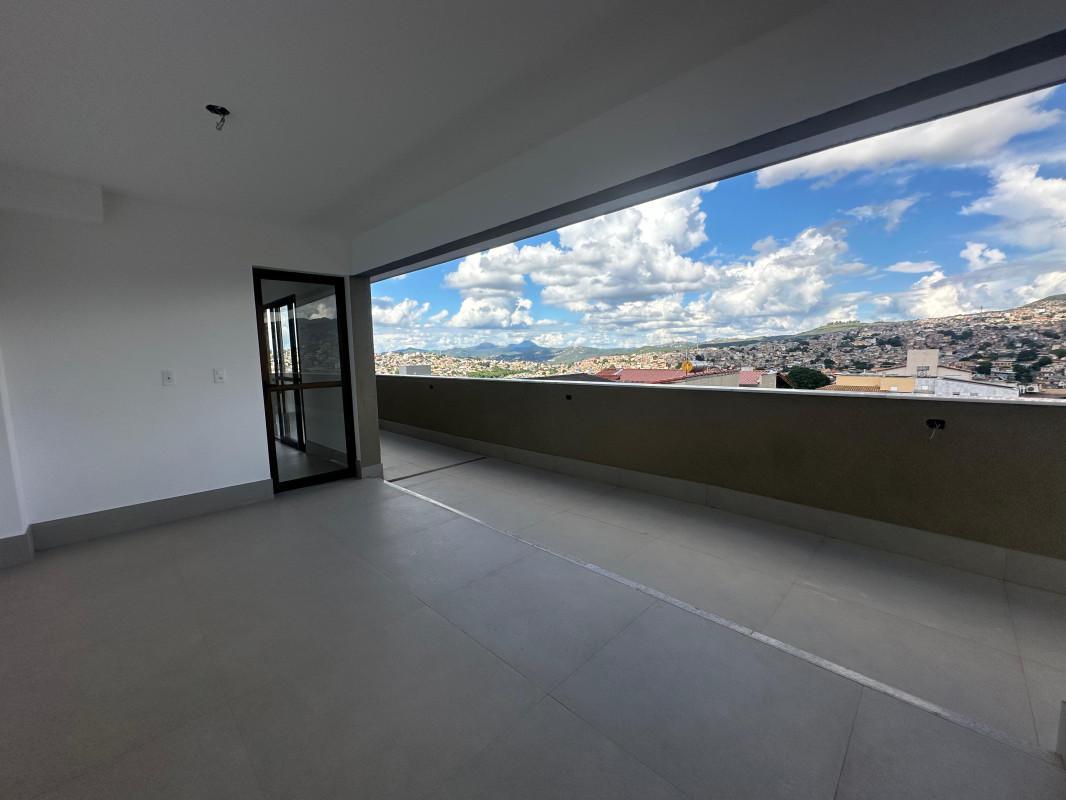 Cobertura, Esplanada, 4 Quartos, 2 Vagas, 1 Suíte
