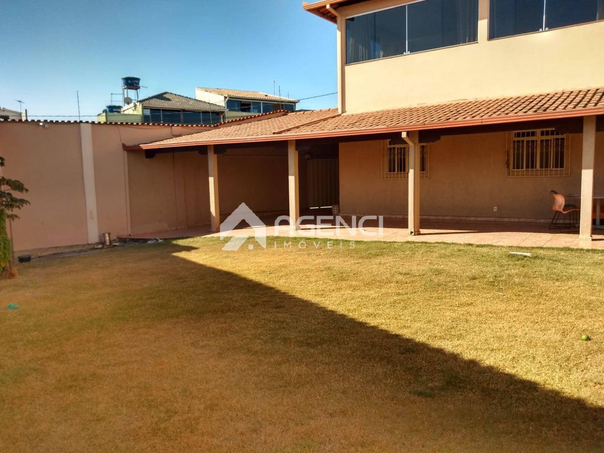 Casa, São Caetano, 4 Quartos, 0 Vaga, 0 Suíte