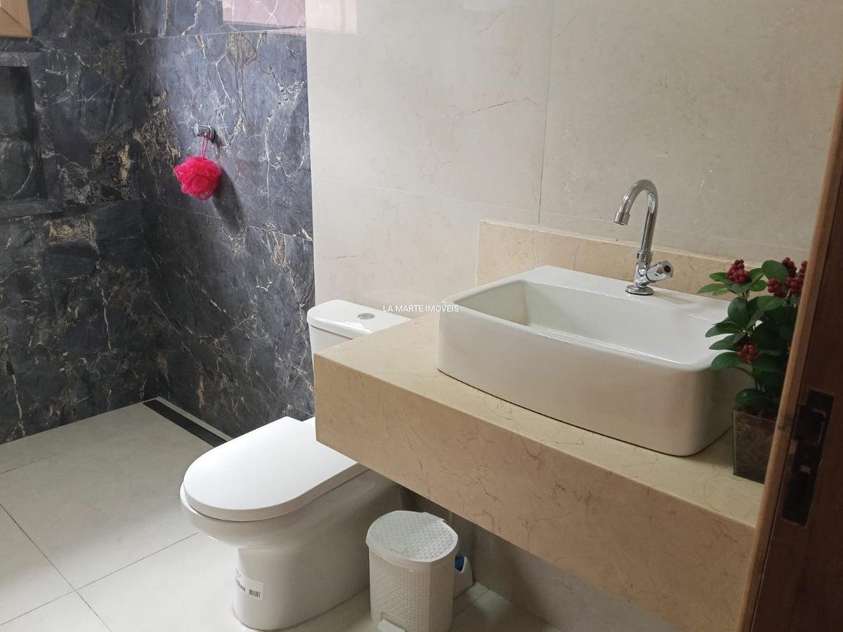 Casa, Santa Cruz Industrial, 4 Quartos, 3 Vagas, 1 Suíte