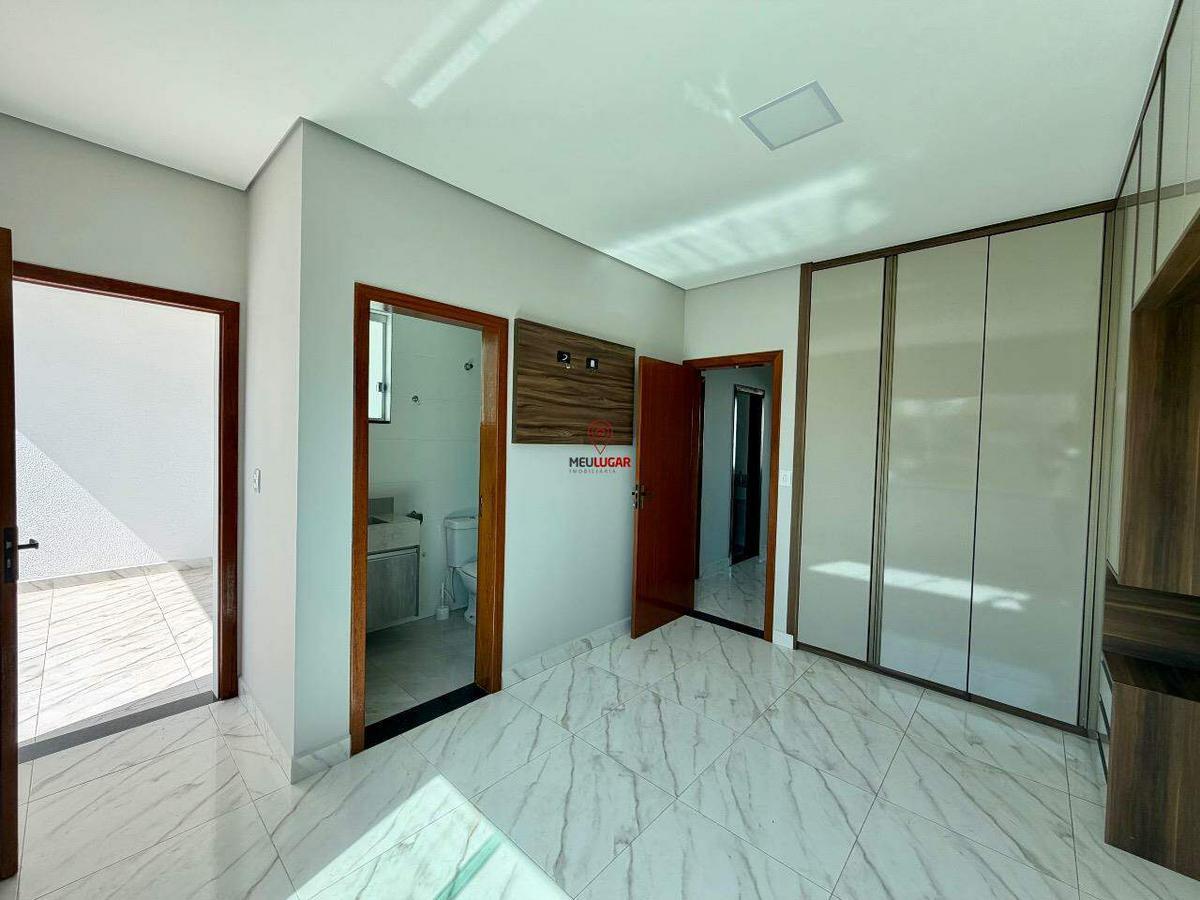 Casa, Masterville, 3 Quartos, 3 Vagas, 1 Suíte