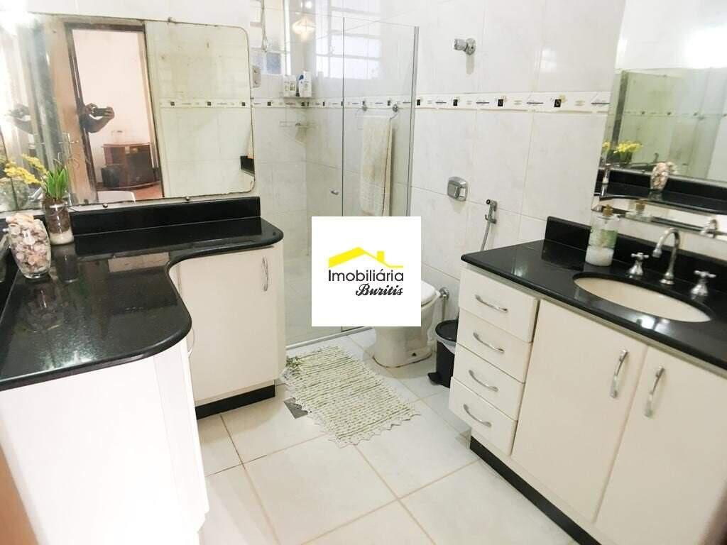 Casa, Estrela do Oriente, 4 Quartos, 3 Vagas, 1 Suíte