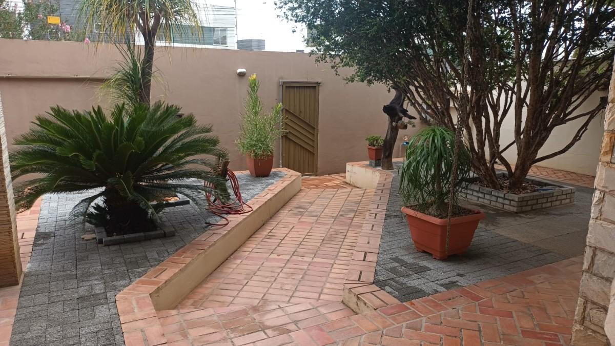 Casa, Colonial, 6 Quartos, 8 Vagas, 1 Suíte