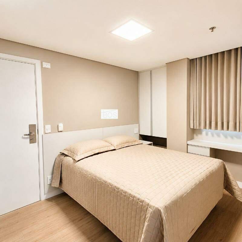 Apartamento, Estoril, 2 Quartos, 0 Vaga, 2 Suítes