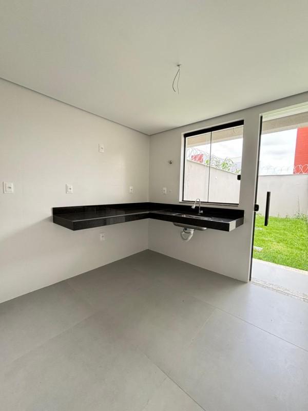 Casa, Santa Mônica, 2 Quartos, 2 Vagas, 2 Suítes