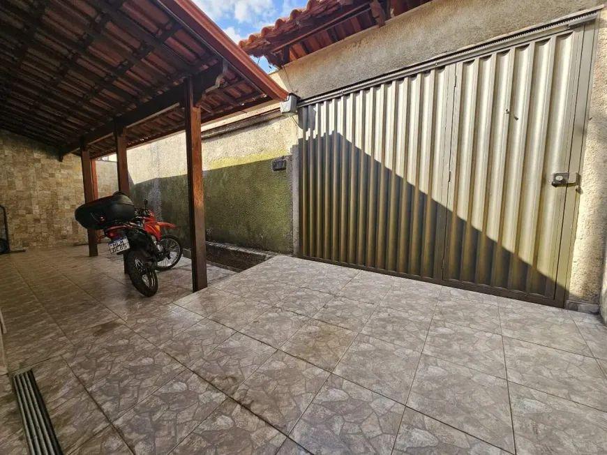 Casa, Santa Branca, 3 Quartos, 2 Vagas, 1 Suíte