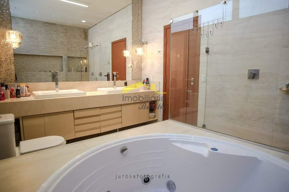 Casa, Buritis, 4 Quartos, 5 Vagas, 4 Suítes