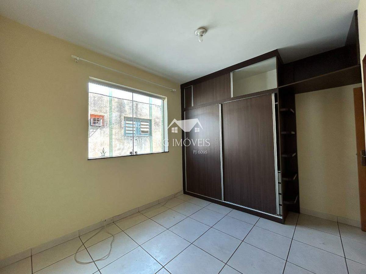 Apartamento, Barreiro, 4 Quartos, 2 Vagas, 1 Suíte
