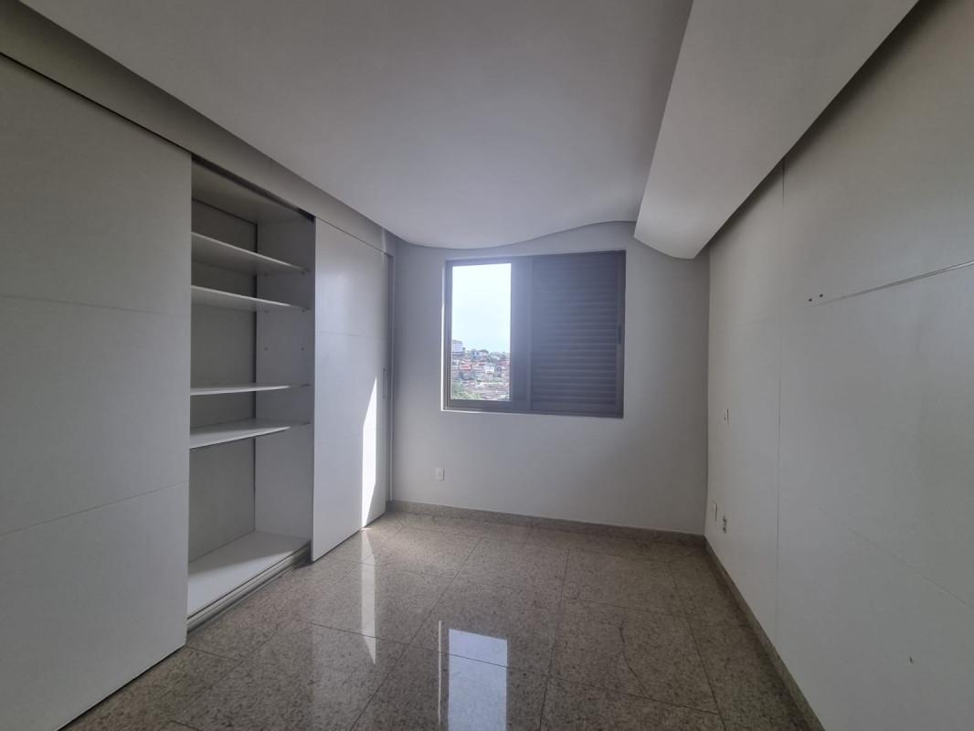 Apartamento, Barreiro, 3 Quartos, 2 Vagas, 1 Suíte