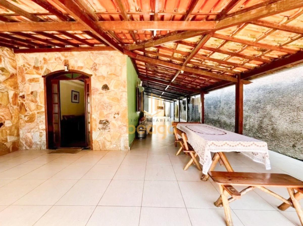 Casa, Santa Terezinha, 3 Quartos, 4 Vagas, 1 Suíte