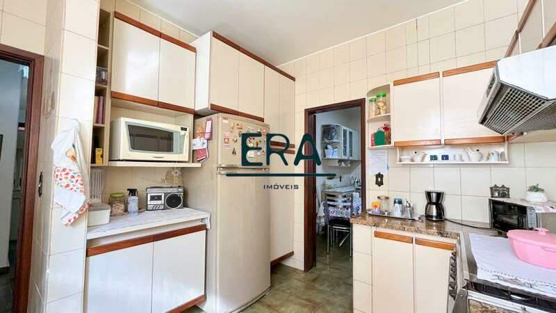 Casa, Luxemburgo, 5 Quartos, 4 Vagas, 2 Suítes
