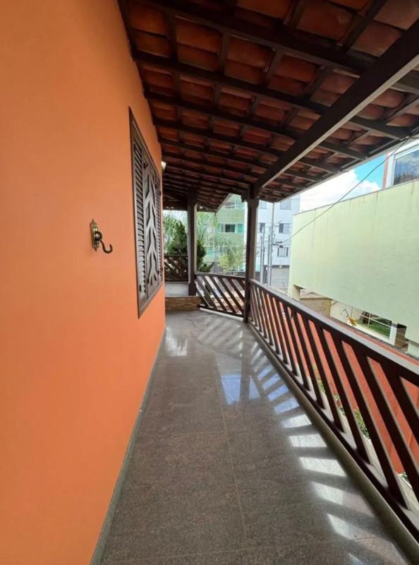 Casa, Castelo, 5 Quartos, 10 Vagas, 2 Suítes