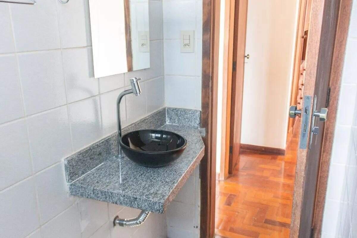 Apartamento, Estoril, 4 Quartos, 2 Vagas, 1 Suíte