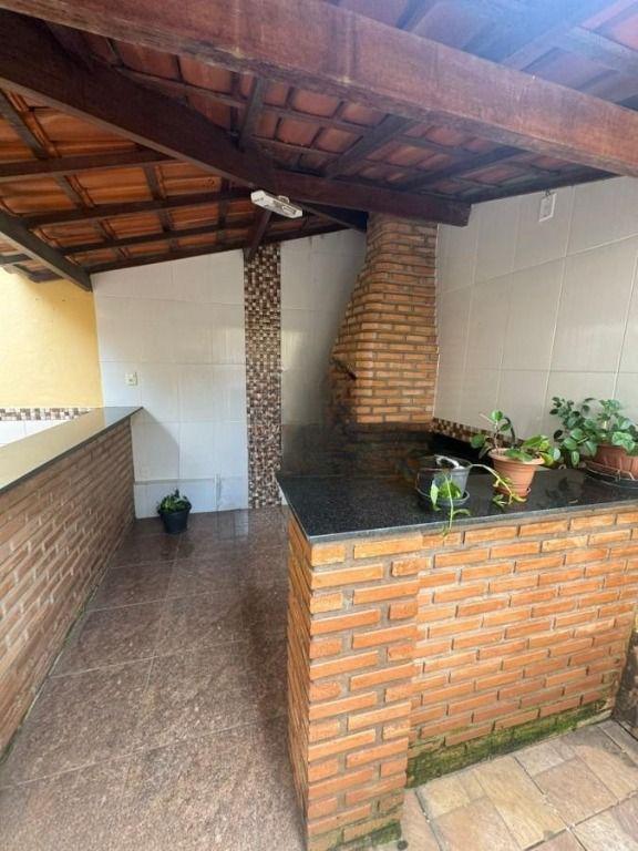 Casa, Casa Branca, 4 Quartos, 6 Vagas