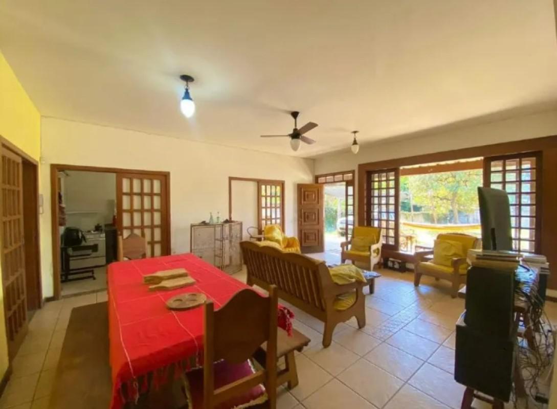 Casa, Braúnas, 4 Quartos, 5 Vagas, 1 Suíte