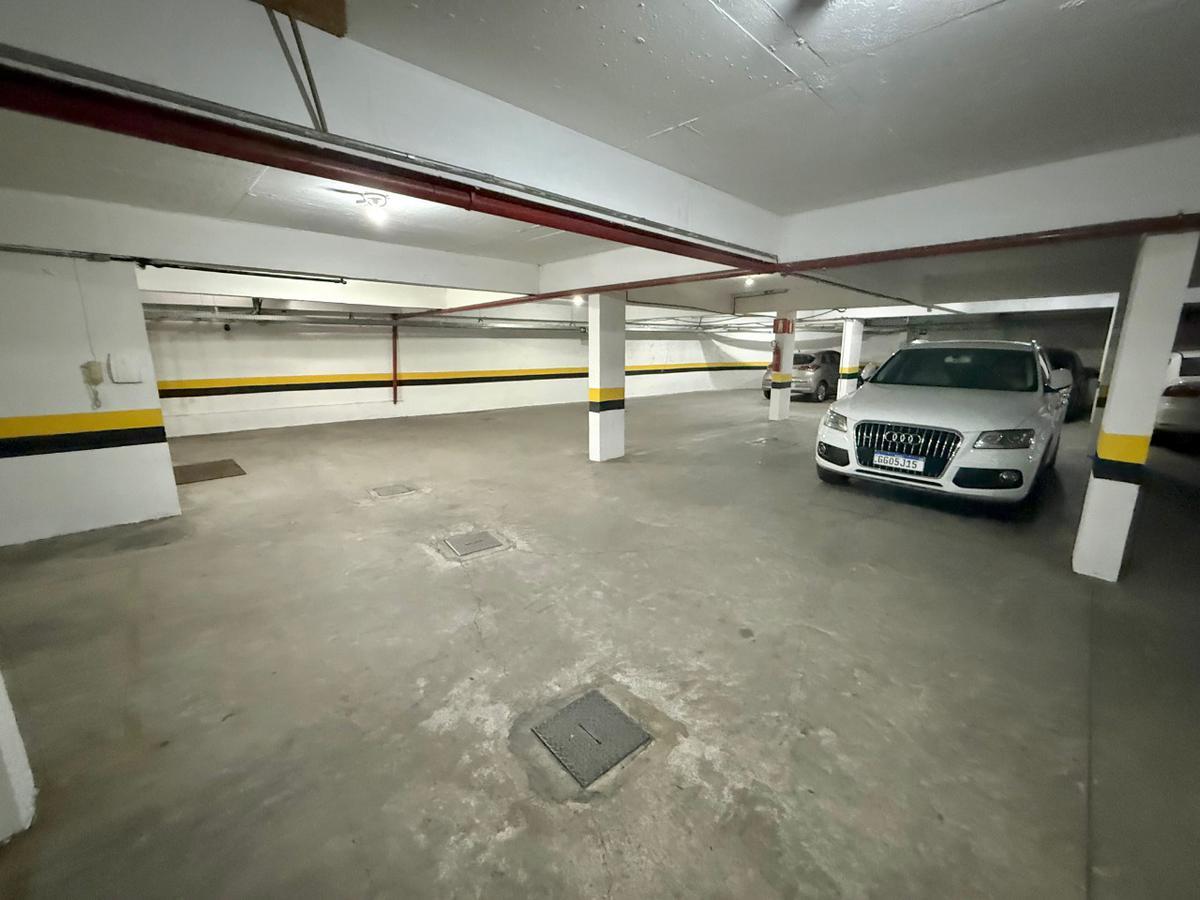 Sala, Liberdade, 0 Quarto, 13 Vagas