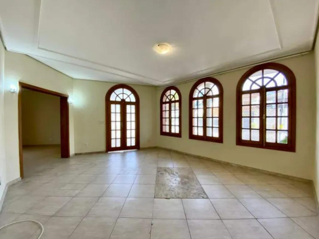 Casa, Castelo, 4 Quartos, 6 Vagas, 1 Suíte