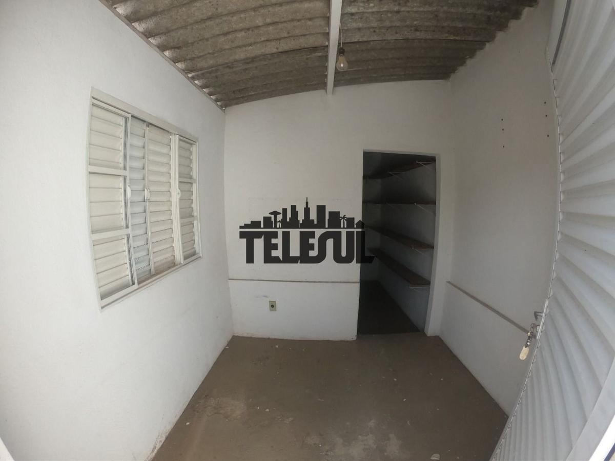 Casa, Centro, 4 Quartos, 0 Vaga