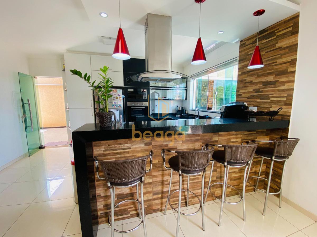 Casa, Novo Glória, 4 Quartos, 5 Vagas, 1 Suíte