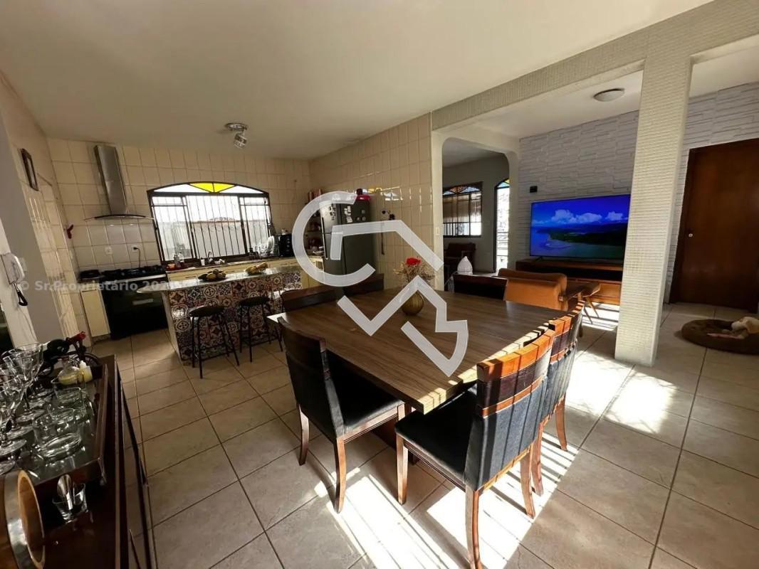 Casa, Nova Granada, 5 Quartos, 6 Vagas, 1 Suíte