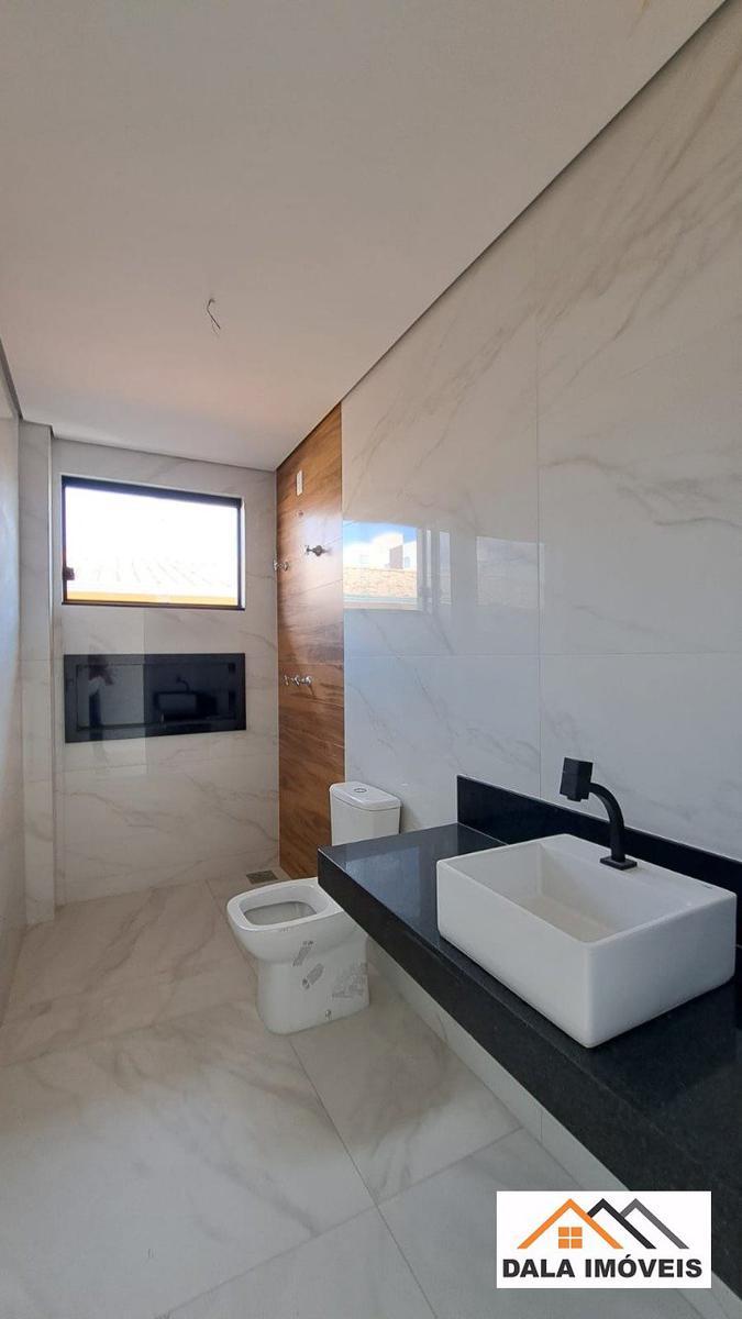 Casa, Santa Branca, 3 Quartos, 2 Vagas, 1 Suíte