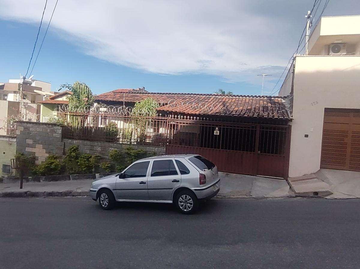 Casa, Planalto, 3 Quartos, 4 Vagas, 1 Suíte