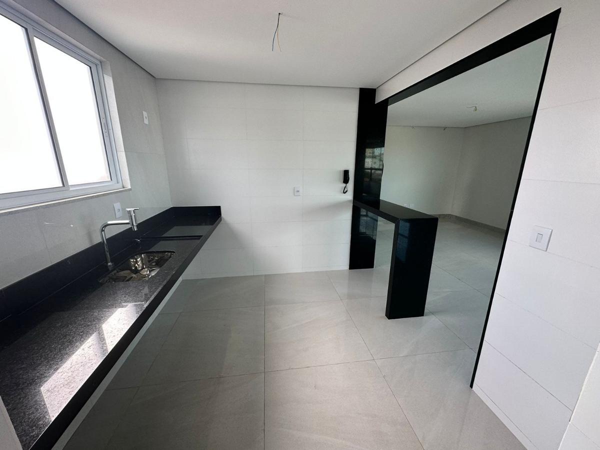 Apartamento, Serrano, 4 Quartos, 3 Vagas, 1 Suíte
