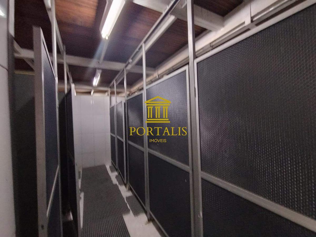 Galpão, Prado, 0 Quarto, 20 Vagas