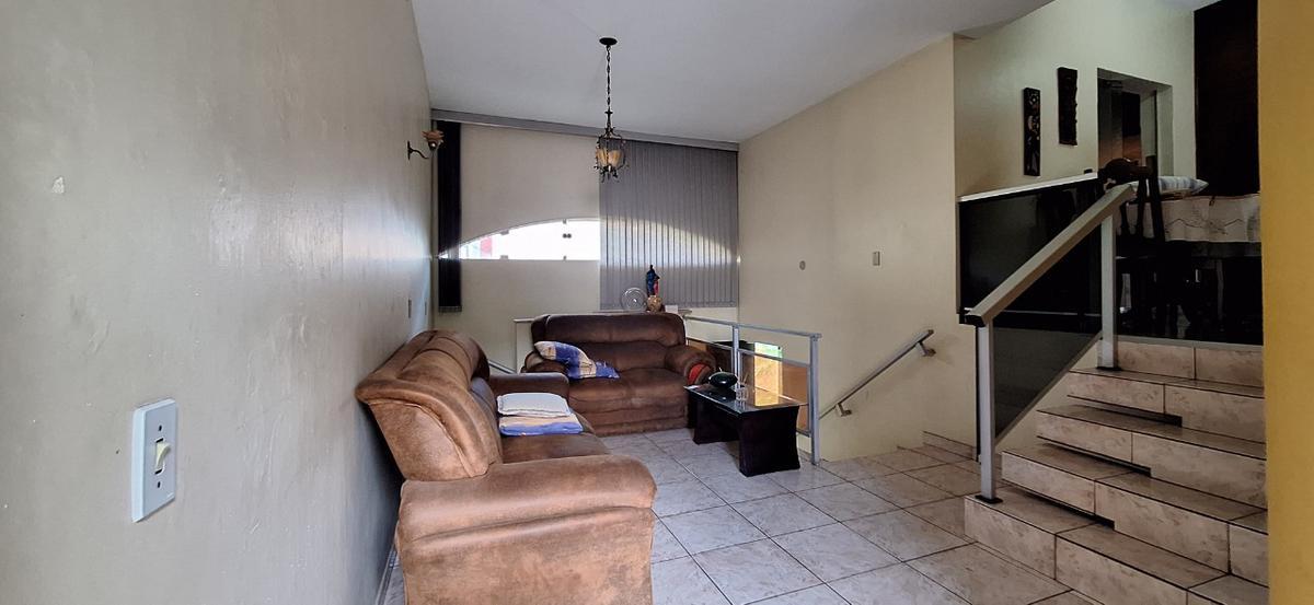 Casa, Sagrada Família, 1 Quarto, 4 Vagas