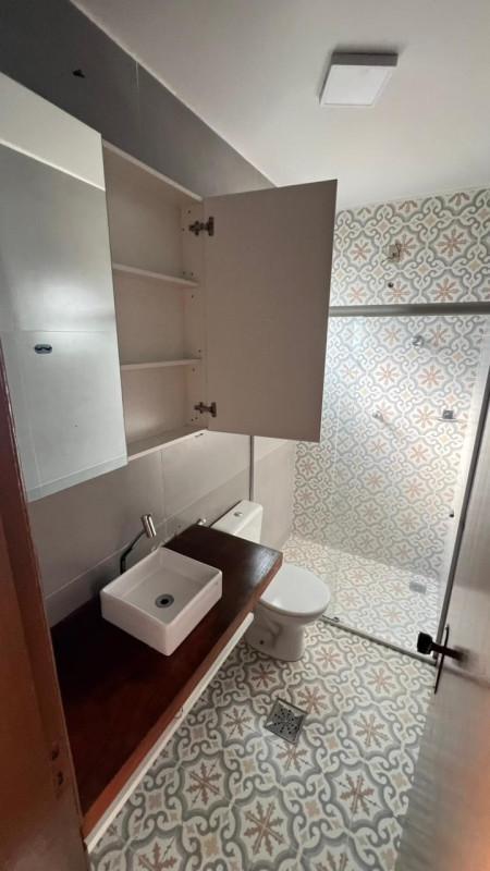 Casa, Castelo, 2 Quartos, 2 Vagas, 1 Suíte