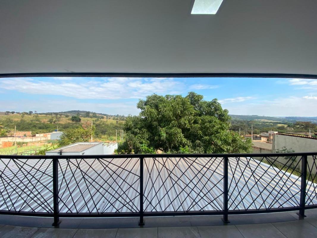 Fazenda, Barreiro, 2 Quartos, 4 Vagas