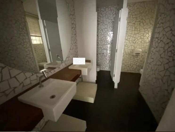 Casa, Savassi, 0 Quarto, 0 Vaga