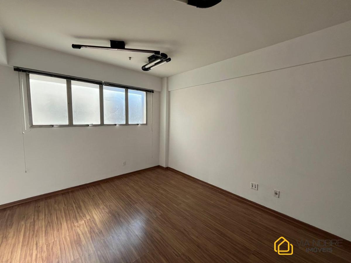 Sala, Funcionários