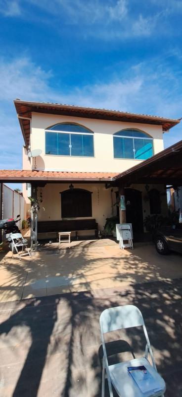 Casa, Coqueiros, 3 Quartos, 6 Vagas, 1 Suíte