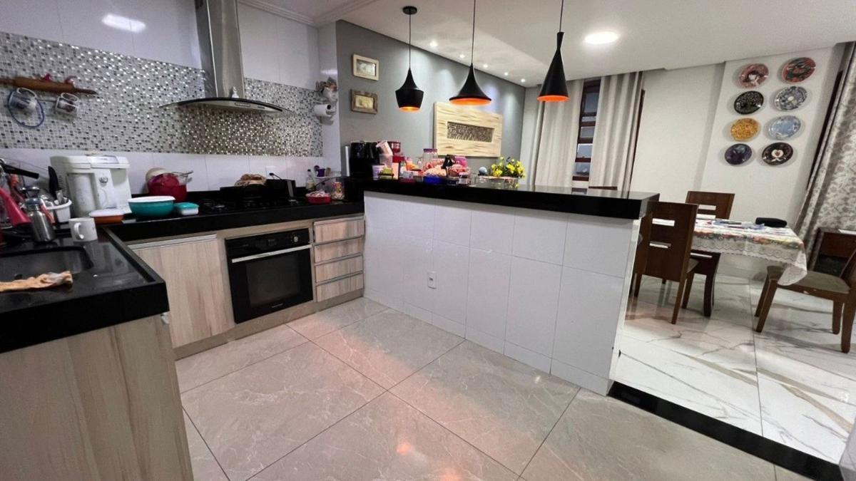 Casa, Itapoã, 5 Quartos, 4 Vagas, 2 Suítes