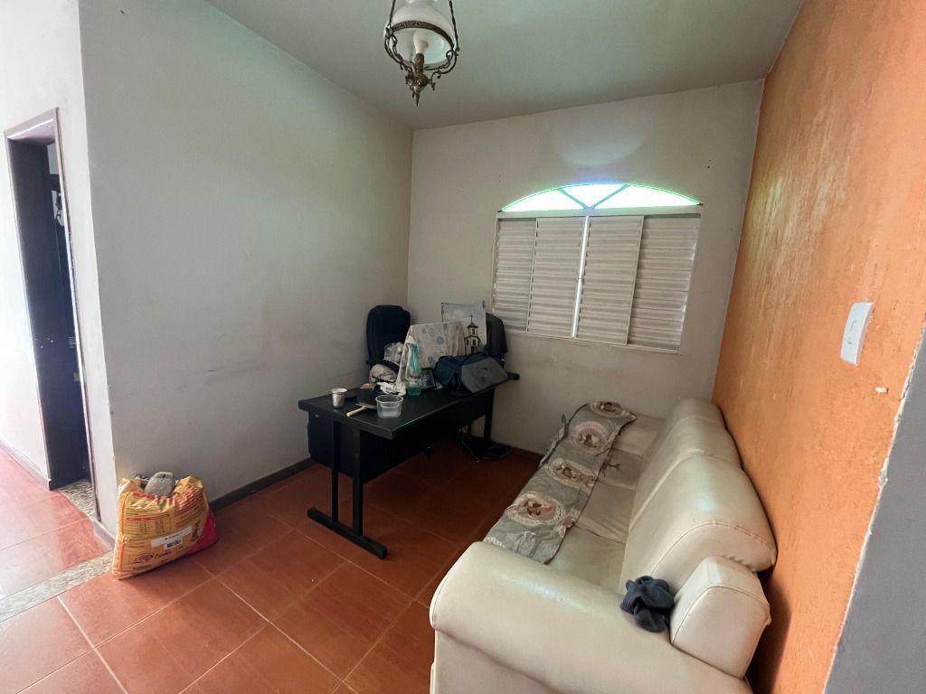 Casa, Centro, 6 Quartos, 4 Vagas, 1 Suíte