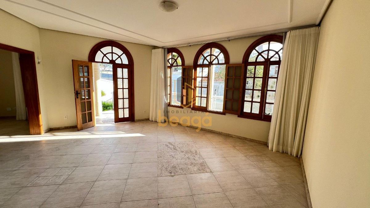 Casa, Castelo, 4 Quartos, 6 Vagas, 1 Suíte