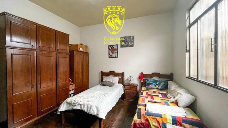 Casa, Santa Terezinha, 4 Quartos, 5 Vagas, 1 Suíte