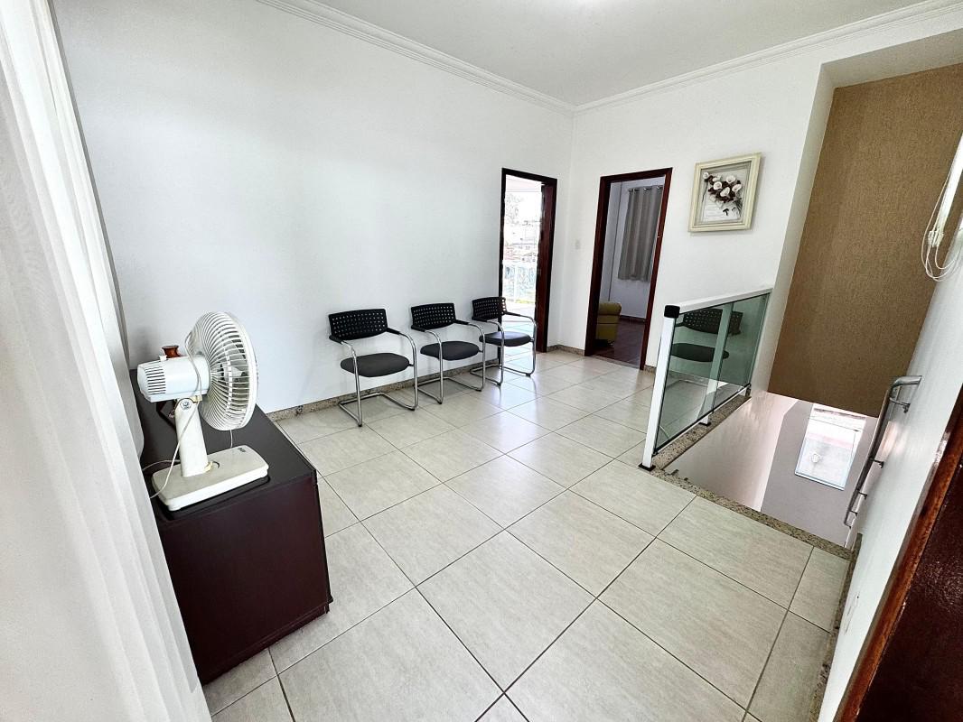 Casa, Parque Xangri-lá, 4 Quartos, 8 Vagas, 2 Suítes