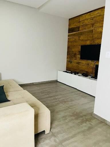 Casa, Bethânia, 2 Quartos, 5 Vagas, 1 Suíte