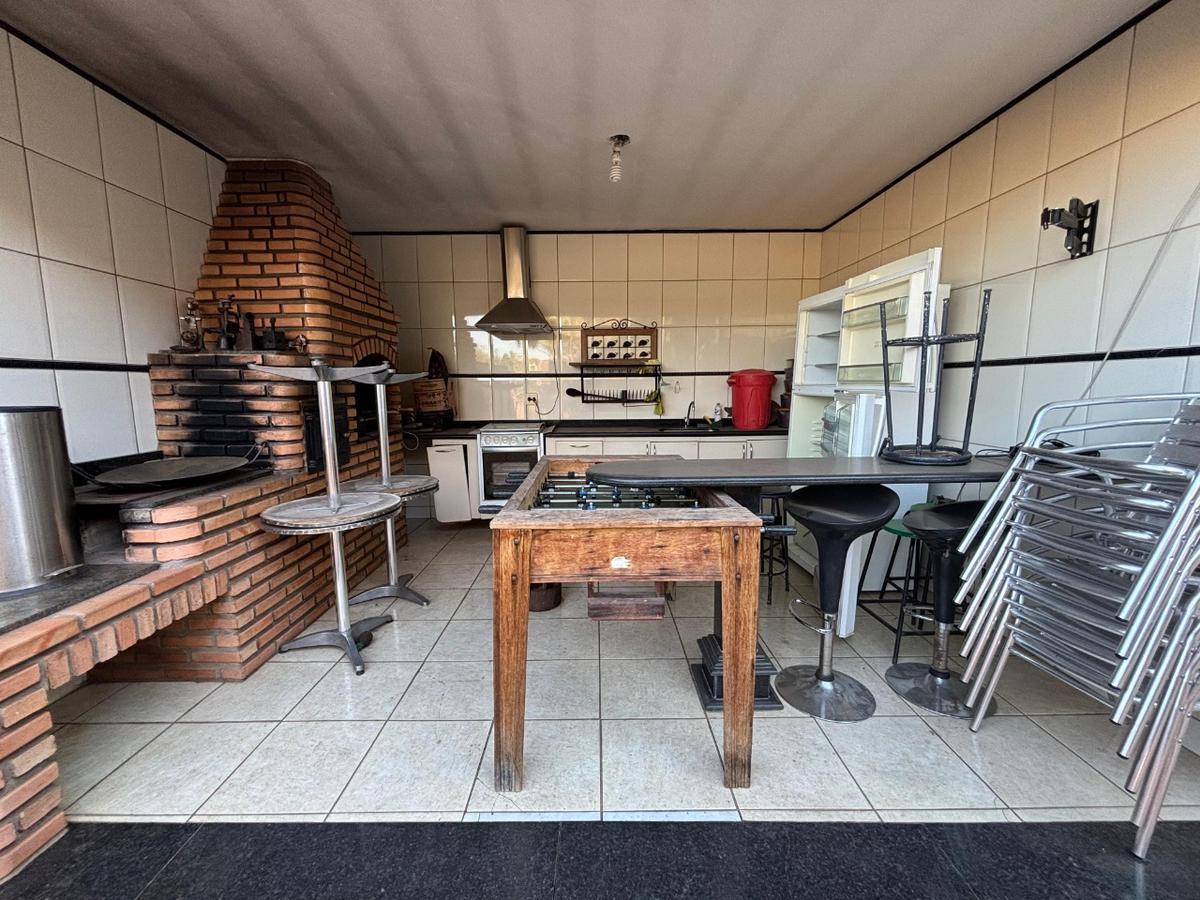 Casa, Caiçaras, 5 Quartos, 4 Vagas, 1 Suíte