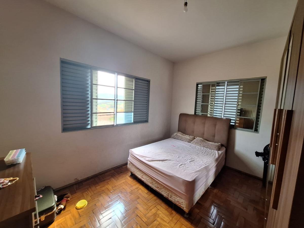 Casa, Centro, 3 Quartos, 0 Vaga