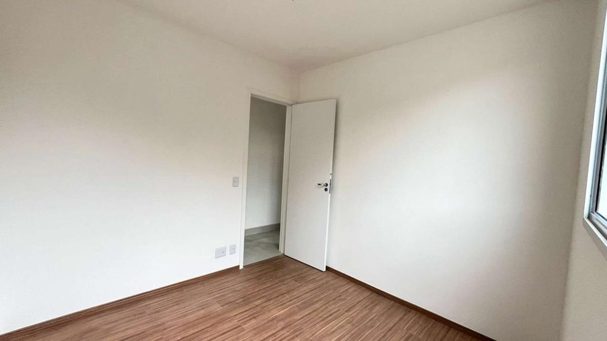 Apartamento, Casa Branca, 3 Quartos, 2 Vagas, 1 Suíte
