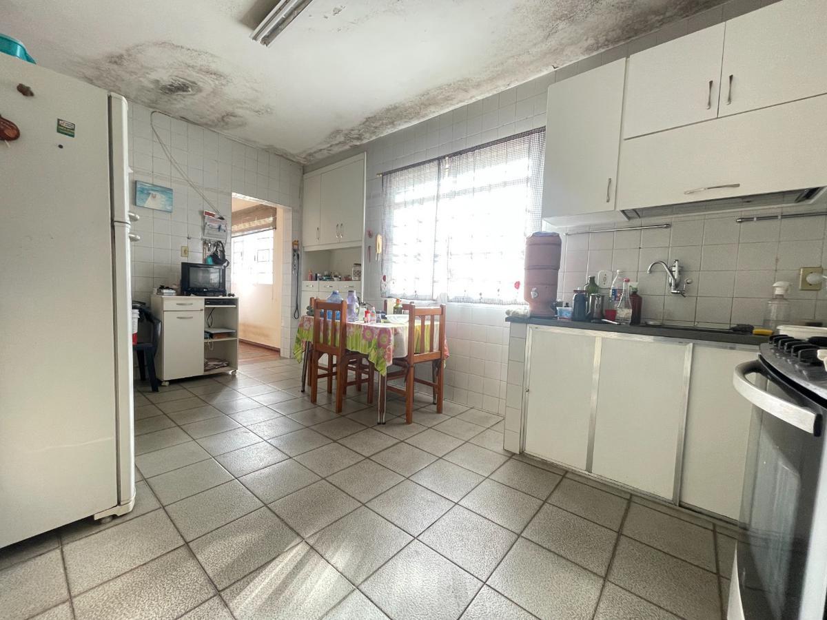 Casa, Sagrada Família, 6 Quartos, 2 Vagas, 1 Suíte