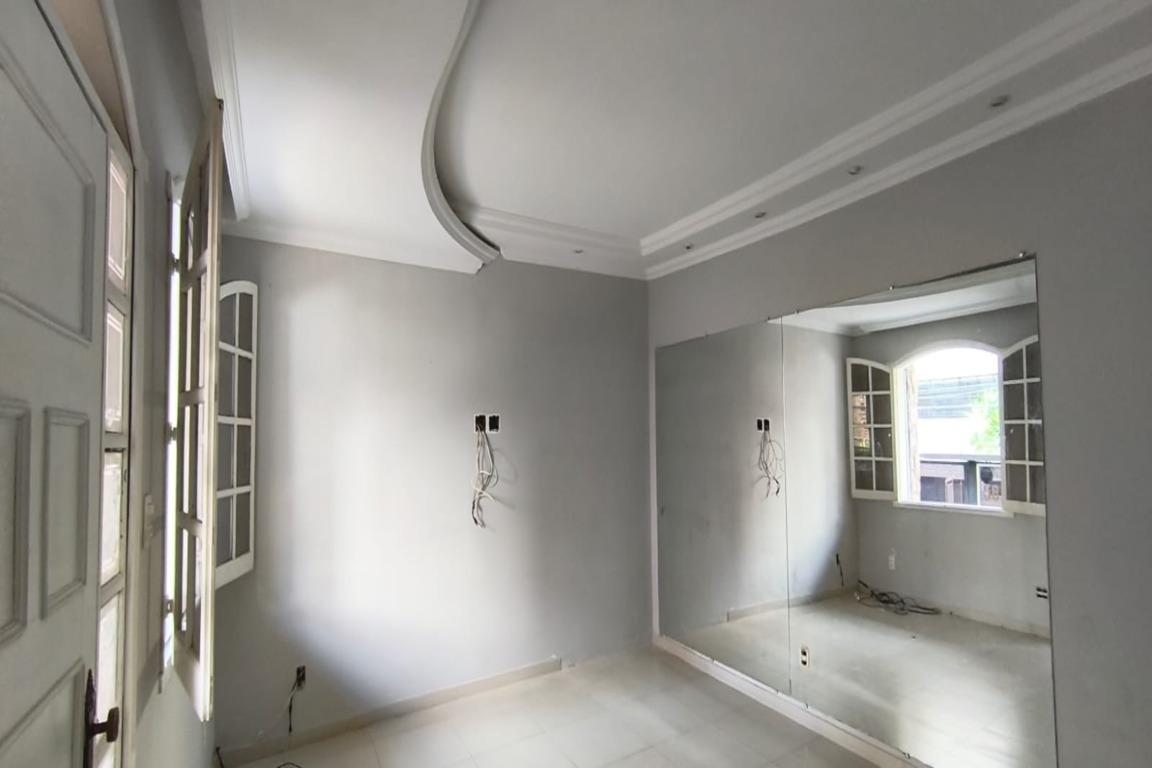 Casa, Cidade Nova, 5 Quartos, 4 Vagas, 2 Suítes